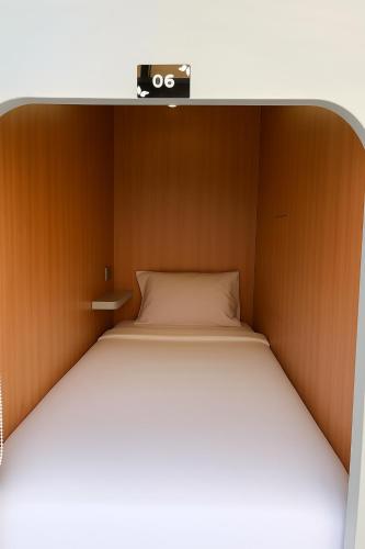 Guestroom, Ketje Luxury Capsule Bandara Raden Inten II in Metro