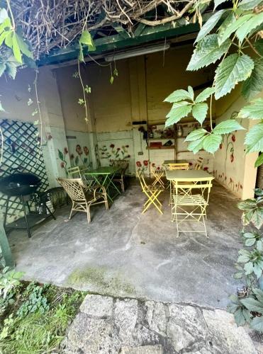 les chaussons d'arlequine in Dompierre-Sur-Besbre