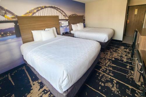 . Clarion Pointe Bettendorf - Quad Cities