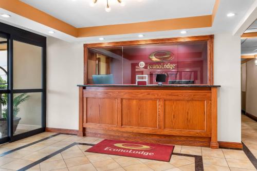 Econo Lodge Woodbridge in Iselin, USA