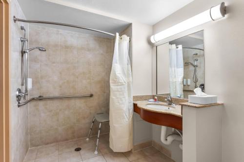 Days Inn by Wyndham Iselin / Woodbridge - main image