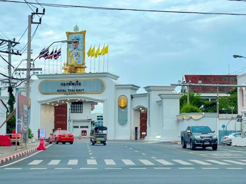 Rare Find 80 yrs Heritage Peaceful House in BKK in Other