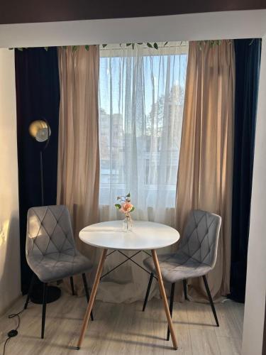 บริการและสิ่งอำนวยความสะดวก, Eve's Central in บราอิลา