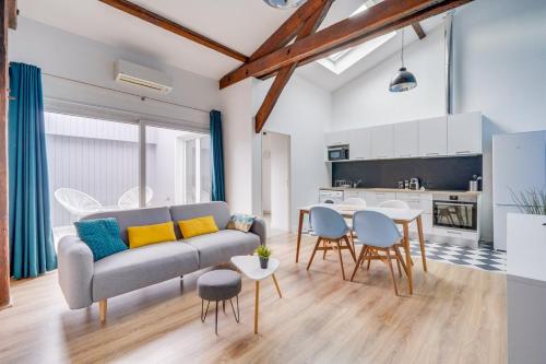 Appartement lumineux et confortable avec patio - Location saisonnière - Bègles