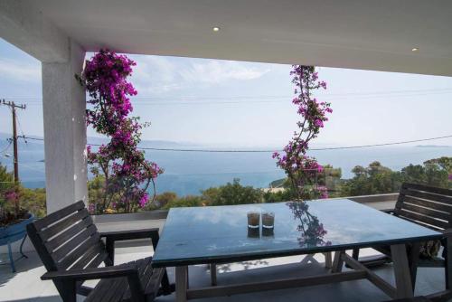 White Blue Luxury Villa 1 in Pefkali (Korinthia)