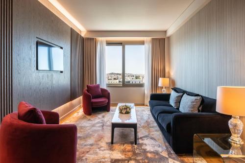 room detail thumbnail 1