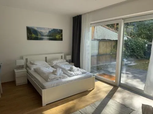 Modern City Apartment with private Garden in Wien, Österreich
