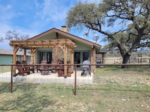 A szálláshely kívülről, Lakefront Texas Hill Country Rental near Bandera, TX in Tarpley (TX)