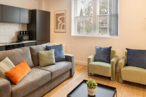Modern 3 beds APT, 2 Baths, Free Parking – khách sạn tại Toxteth