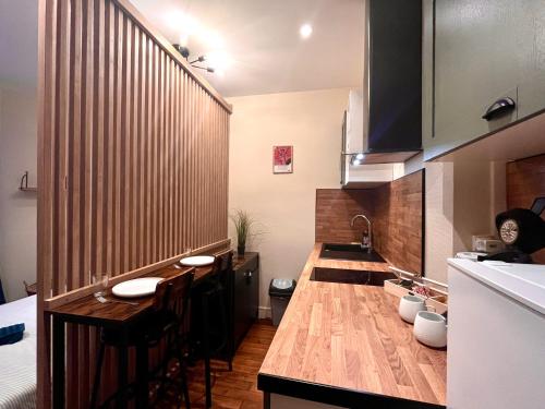 廚房, La Pause - 15m2 - central - proche parking in 歐塞爾