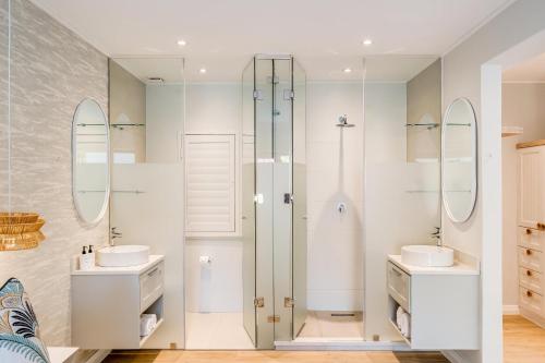 6bed Villa by Camps Bay Beach Seven the Drive - main image