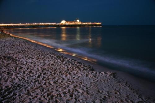 SEA AIR by BOURNECOAST - A Two Bedroom Apartment with Parking - Minutes to the Sandy Beaches - FM10676 - image 3