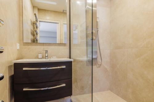 Superbe Appartement 1BDR - 2P Porte Maillot - image 7