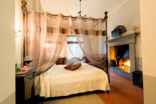 1 queen bed, 1 sofa bed