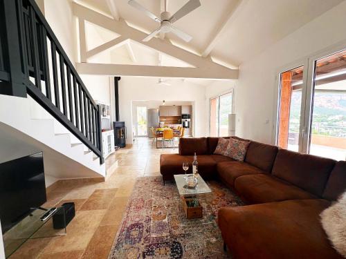 Villa Lucioles mit wunderschonem Meerblick by Riviera Homelife Management in Antheor