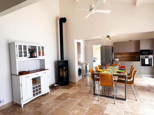 Villa Lucioles mit wunderschonem Meerblick by Riviera Homelife Management in Antheor