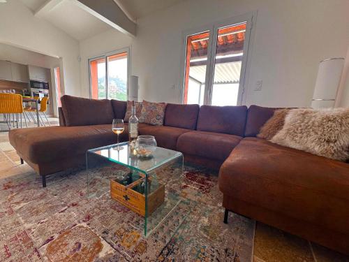 Villa Lucioles mit wunderschonem Meerblick by Riviera Homelife Management in Antheor