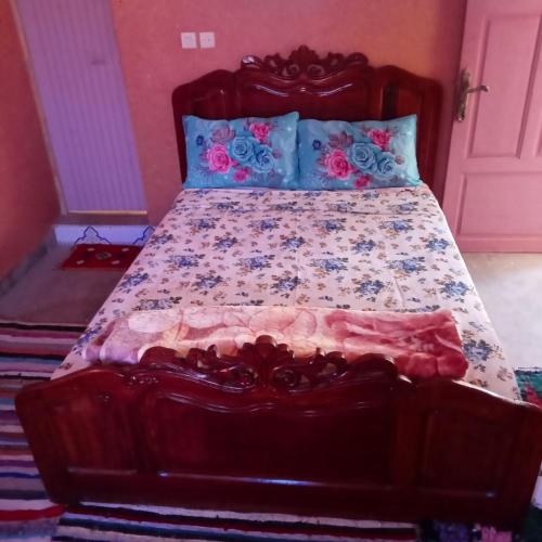 1 king bed, 4 queen beds
