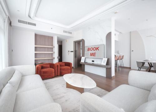 Downtown Dubai sleeps 4 close to Dubai Mall, Дубай (фото 3)