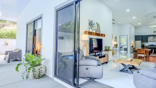 Modern Retreat in the Rainforest with River Access in Tortugal