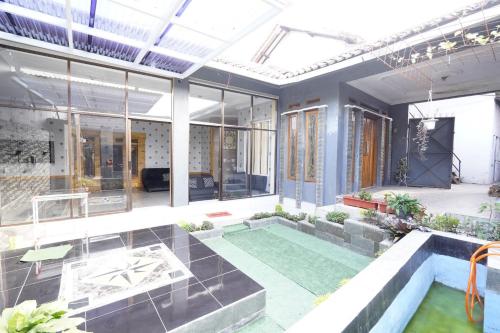 Entrance, Hotel O 94911 Syariah Anggrek Guest House in Katapang