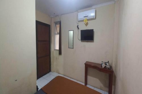 Hotel O 94911 Syariah Anggrek Guest House in Katapang