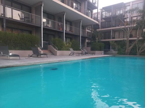 Designer 1 Bedroom Vacation Rental - image 13