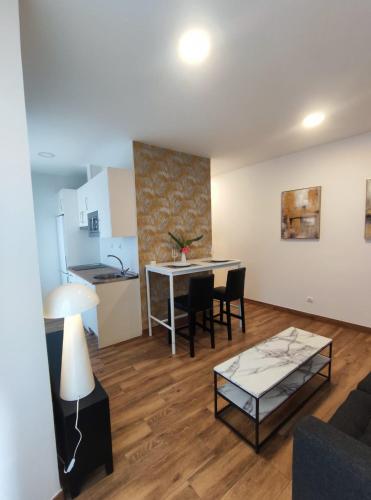 Céntrico y moderno (Centrico y moderno) in لافابيز