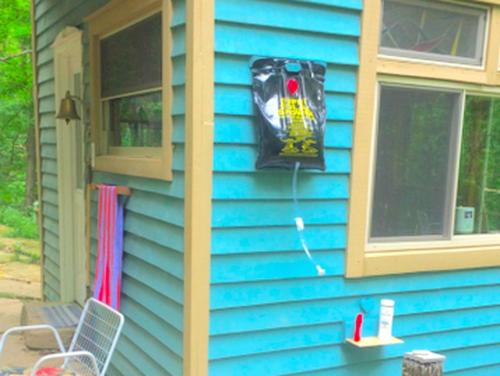 Rustic Off-Grid Cabin Getaway near Wayne National Forest, Ohio in เอเธนส์ (OH)