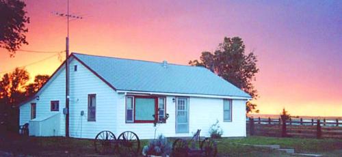 Cozy Cottage Rental for Six on a Working Ranch in Crawford, Nebraska in เชดรอน (เนแบรสกา)