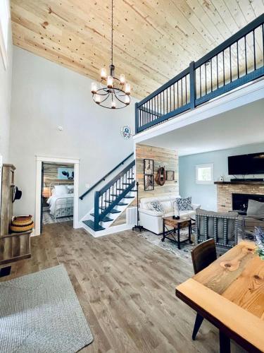 Peaceful Barn Rental in the Woods Perfect for Glamping in Virginia in Toano