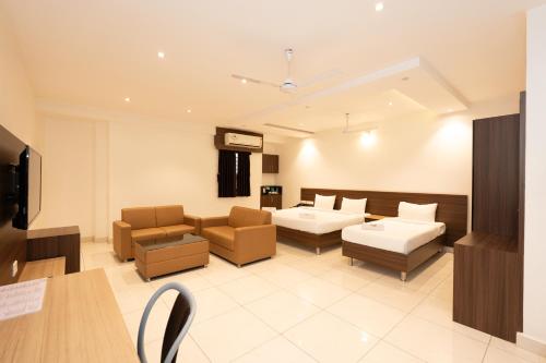 Hotel Karuna Residency photo 2
