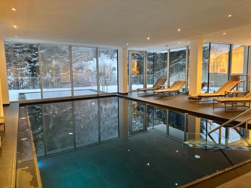 Gyógyfürdő, Luxurious 3 bed, 3 bath Apmt w Pool in Kappl