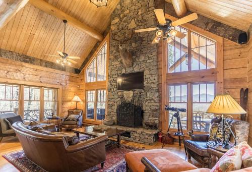 Red Stag Lodge at Eagles Nest in Banner Elk, USA