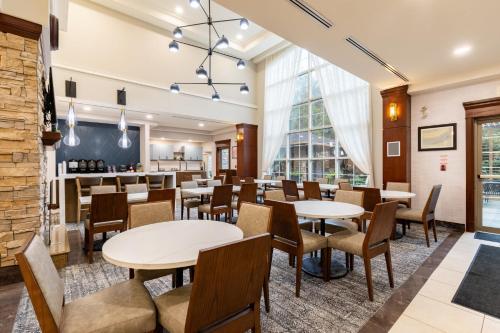 스테이브리지 스위트 런던 바이 IHG - 레스토랑