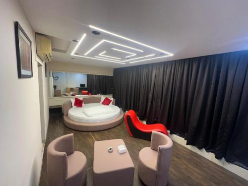 Aundh Elite Stay