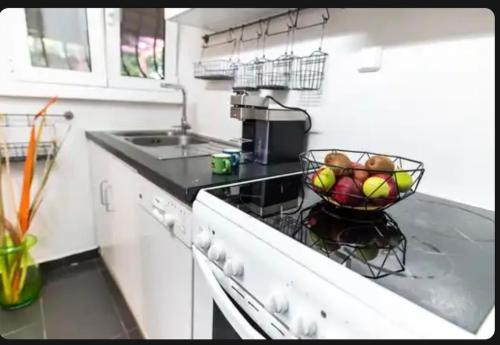 Detached Garden House in Agia Paraskevi