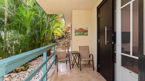 Casita 4 at Ceiba Tree Inn. Tranquility with Garden Views and Pergola with Ocean Overlook, Rincón