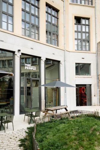 Exterior view, The People - Lyon in Lyon