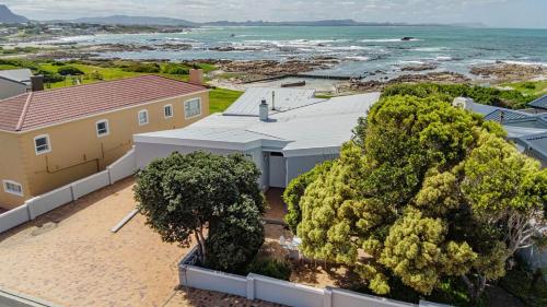 Tampilan eksterior, Groot Kabeljou ocean front family home in Kleinbaai