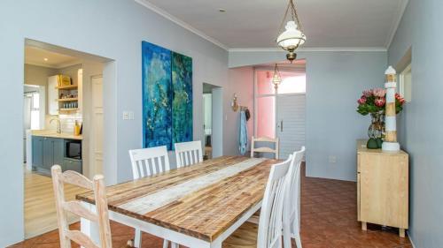 Fasilitas, Groot Kabeljou ocean front family home in Kleinbaai