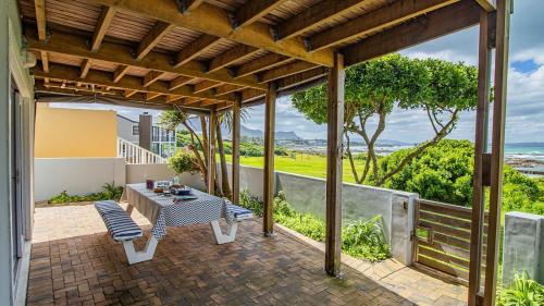 Fasilitas, Groot Kabeljou ocean front family home in Kleinbaai