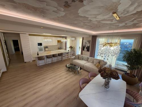 Panorama Coresi Penthouse – khách sạn tại Tractorul