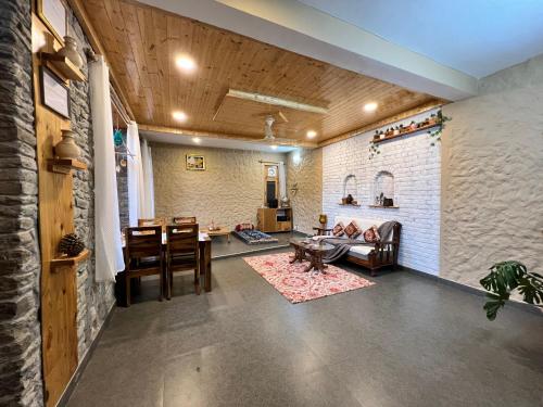 Rustic Roots  in Naggar