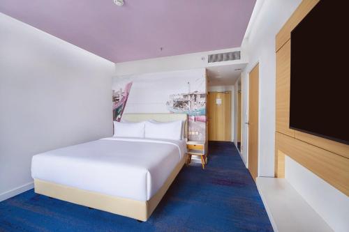 room detail thumbnail 1