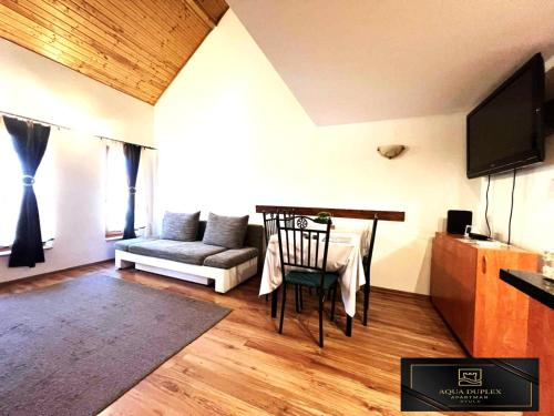 Aqua Duplex Apartman in อูยบารอส