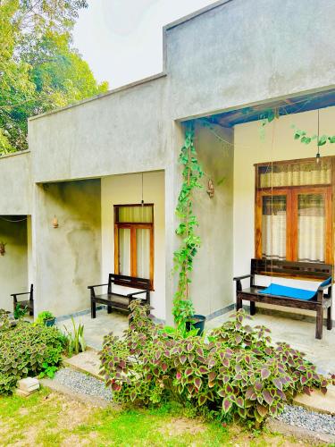 Batawala PARADIES inn in Kadugannawa