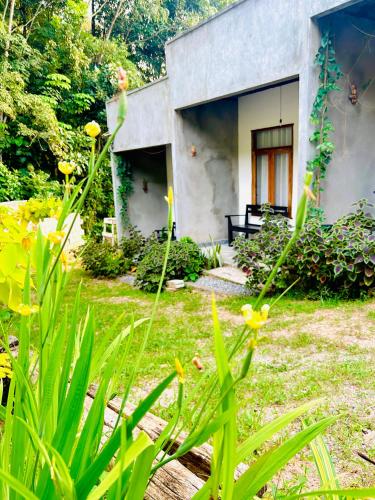 Batawala PARADIES inn in Kadugannawa