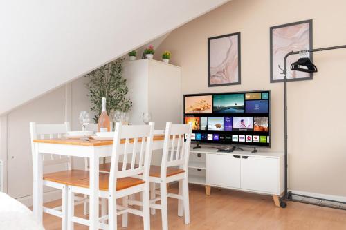 Open Mind Property - Studio Flat for 4 Guests in Talbot and Branksome Woods