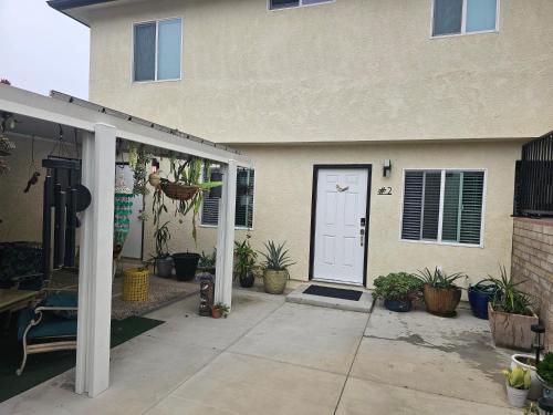 Beautiful new construction 1br with full size appliances centrally located in La Mesa